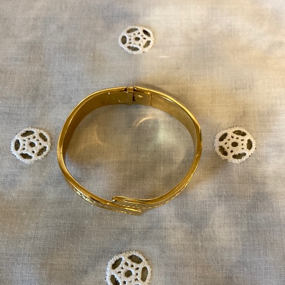 Monet Jewelry - Vintage Monet bangle bracelet